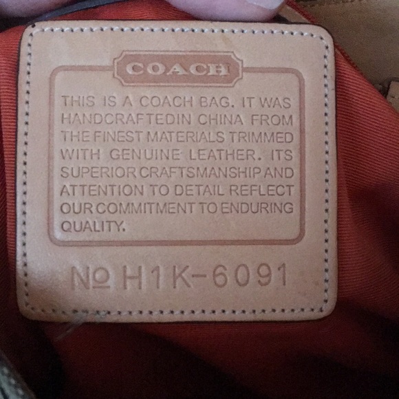 Coach authentic hand bag - Picture 6 of 7